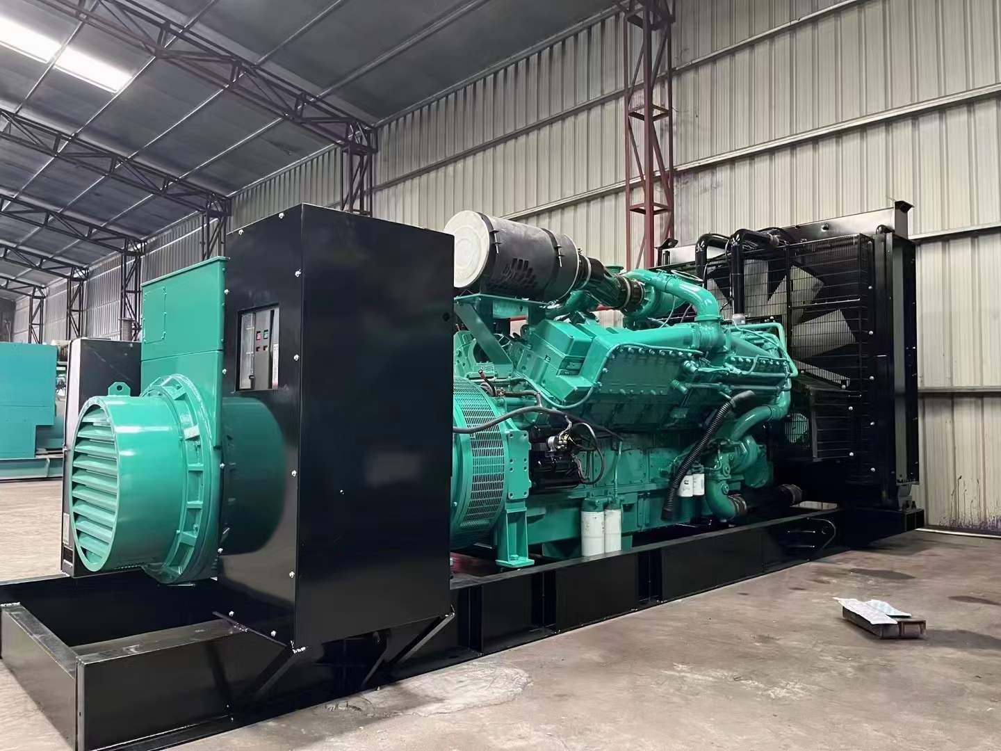 黄石港如何降低 800kW 柴油发电机输出电流的波动？