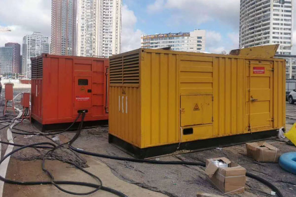 黄石港压力测试时，发电机组的燃油系统需要达到多少压力？